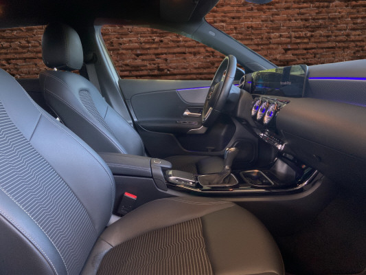 MERCEDES-BENZ A 180 d Night Star - 11
