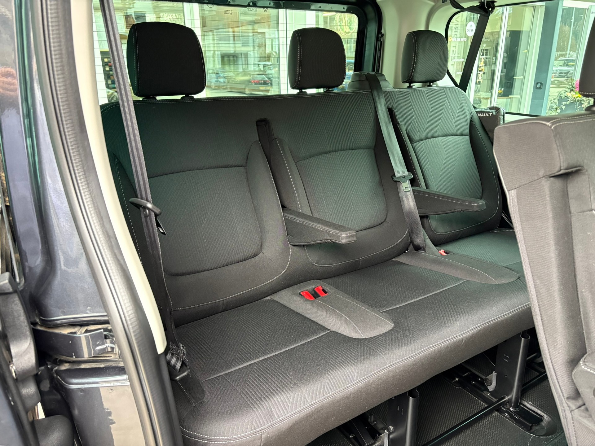 RENAULT Trafic 170 Passanger Techno EDC - 13