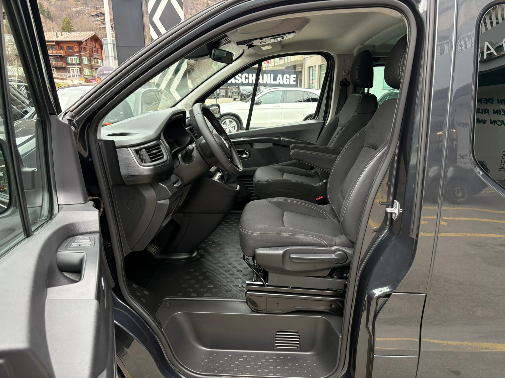 RENAULT Trafic 170 Passanger Techno EDC - 8