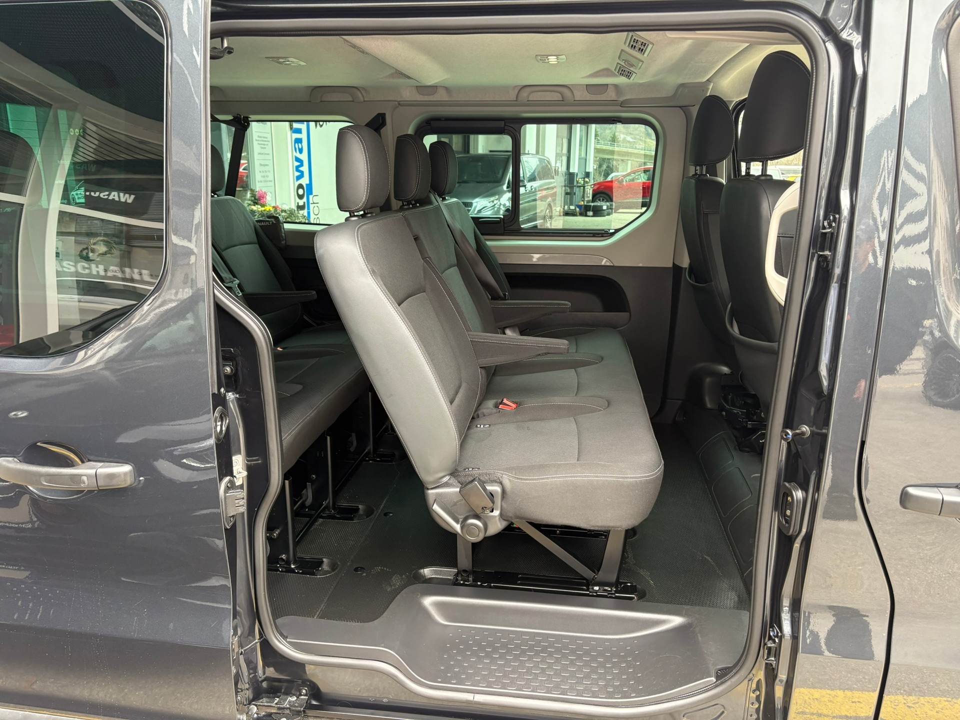 RENAULT Trafic 170 Passanger Techno EDC - 12