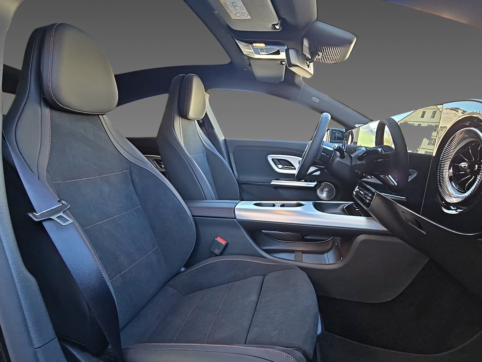 MERCEDES-BENZ CLA 350 4Matic with EQ Technologie - 10