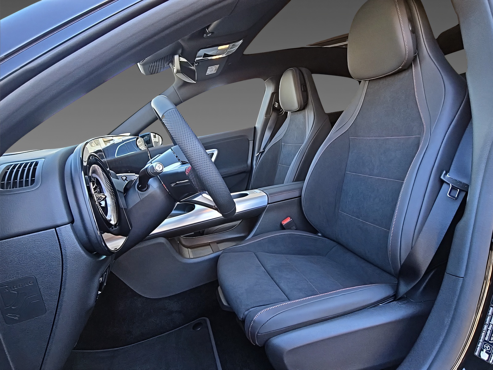 MERCEDES-BENZ CLA 350 4Matic with EQ Technologie - 14