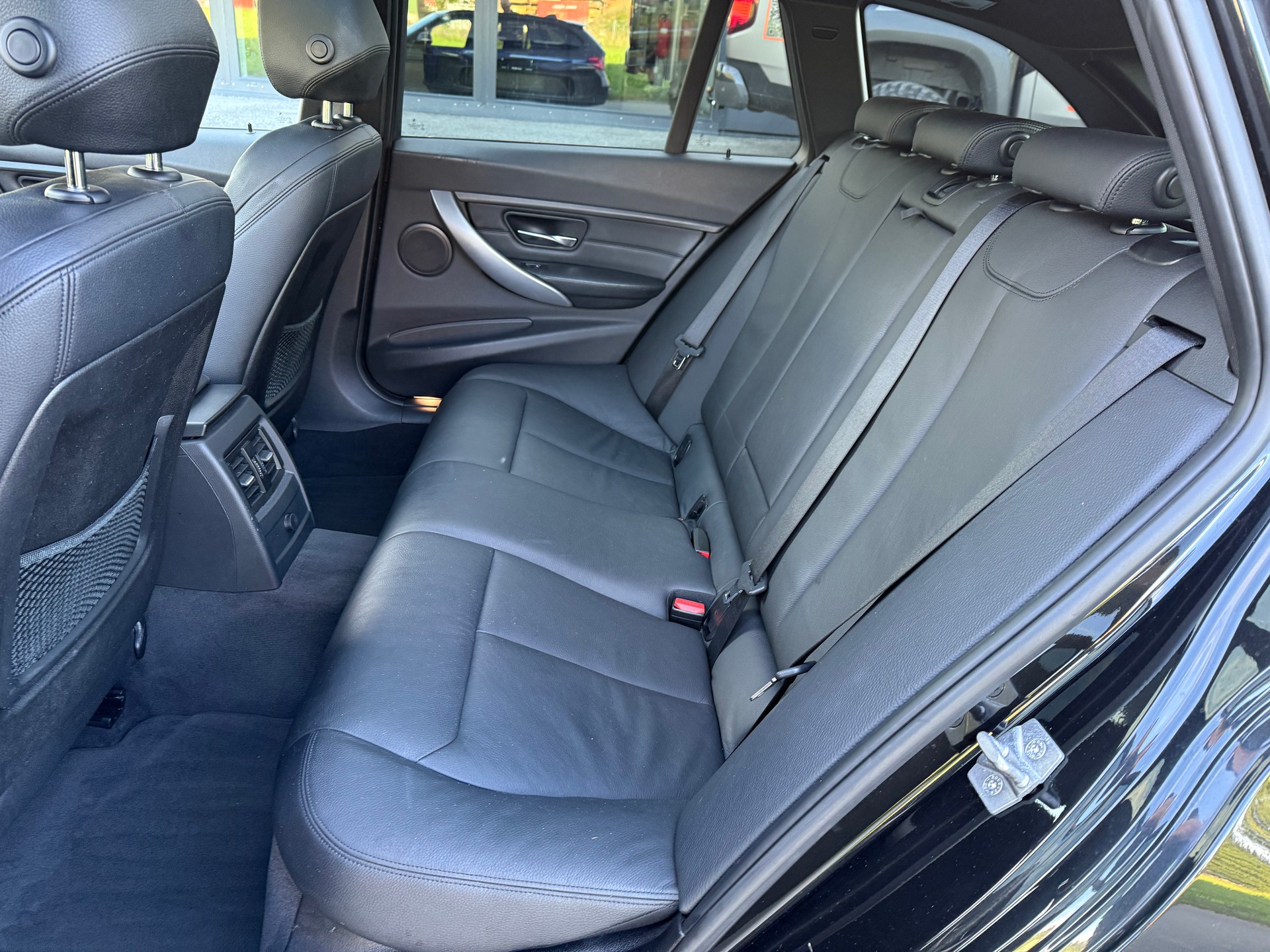 BMW 335d xDrive Touring Steptronic - 12