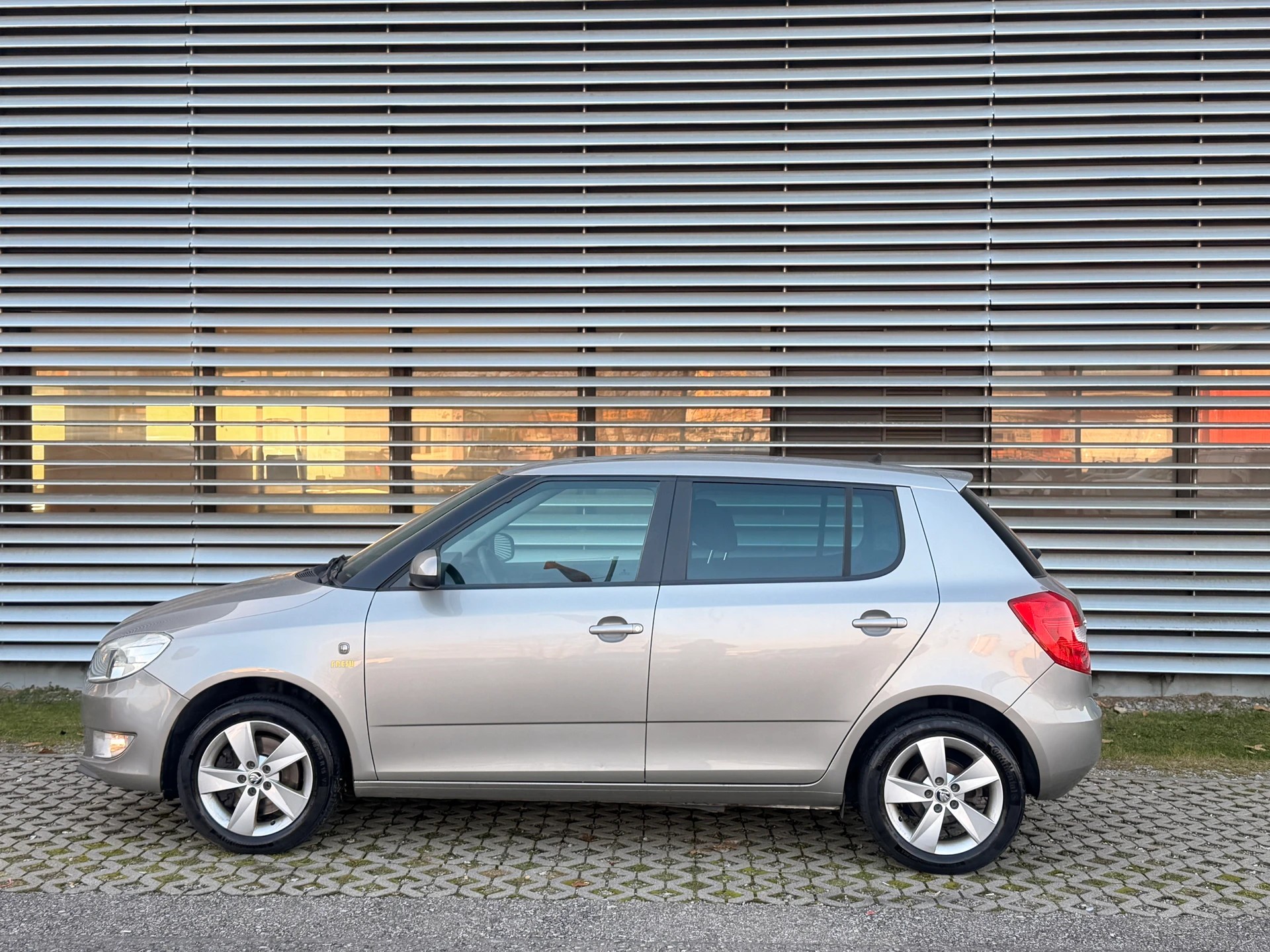 SKODA Fabia 1.2 TSI Elegance DSG - 2