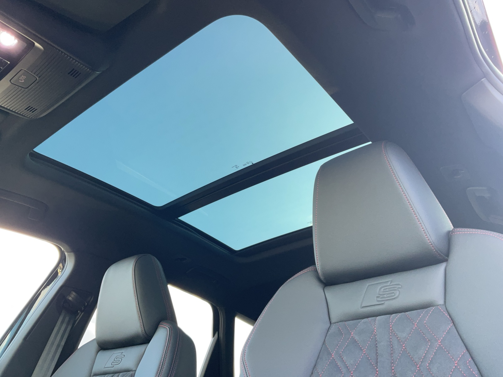 AUDI Q4 e-tron 45 Edition Swiss Ski quattro - 15