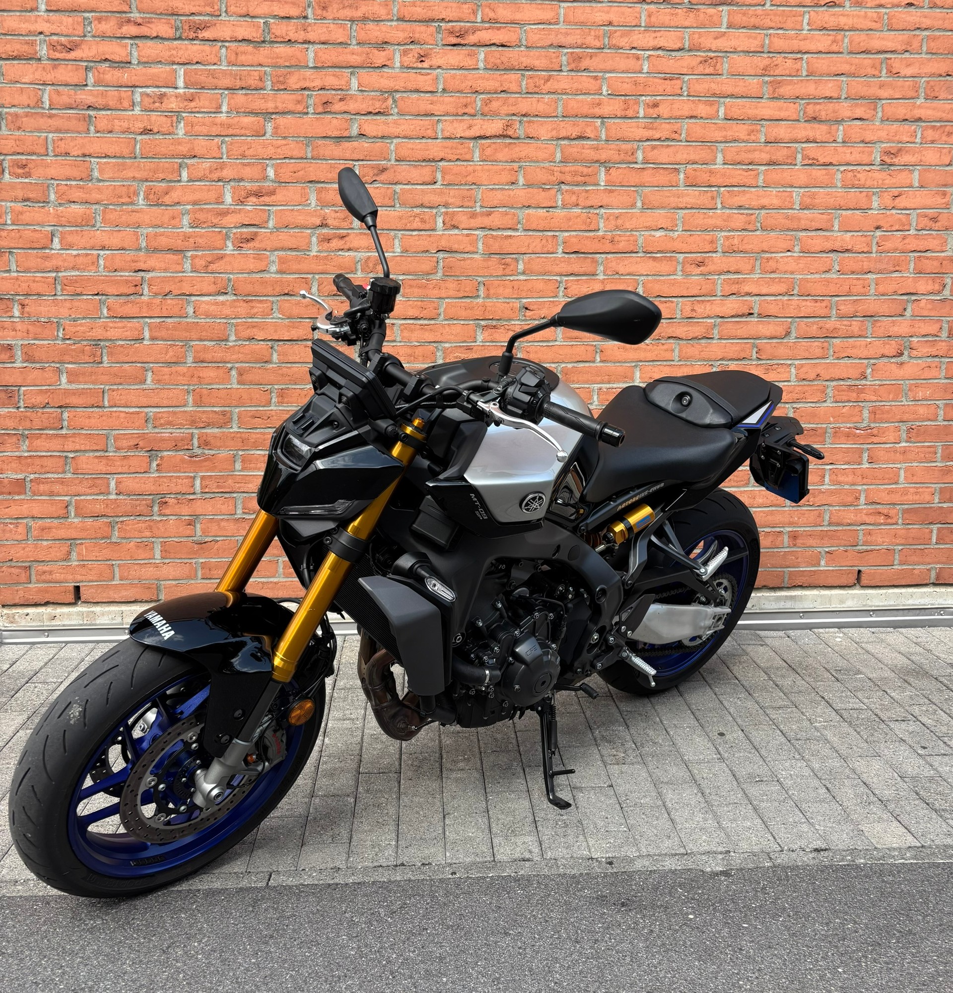 YAMAHA MT-09 SP - 4