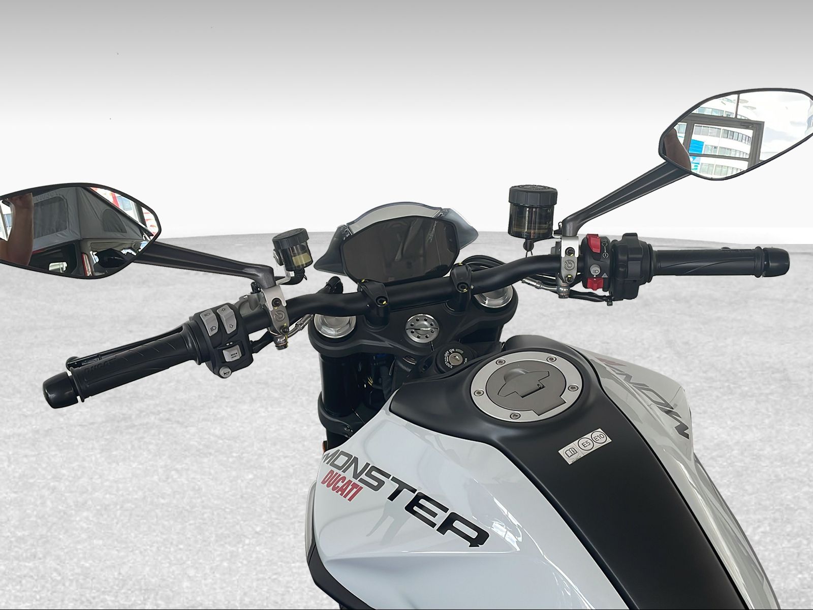 DUCATI 937 Monster + ABS - 8