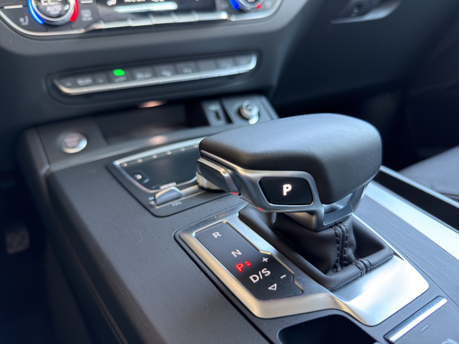 AUDI Q5 55 TFSI e sport quattro - 14