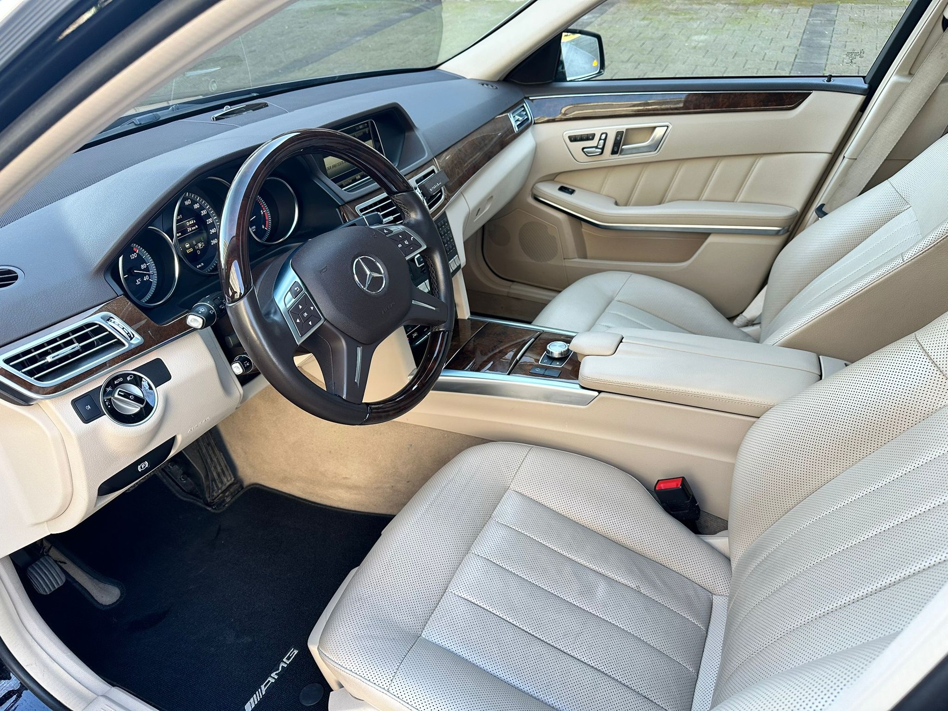 MERCEDES-BENZ E 250 CDI Elégance 4Matic 7G-Tronic - 9