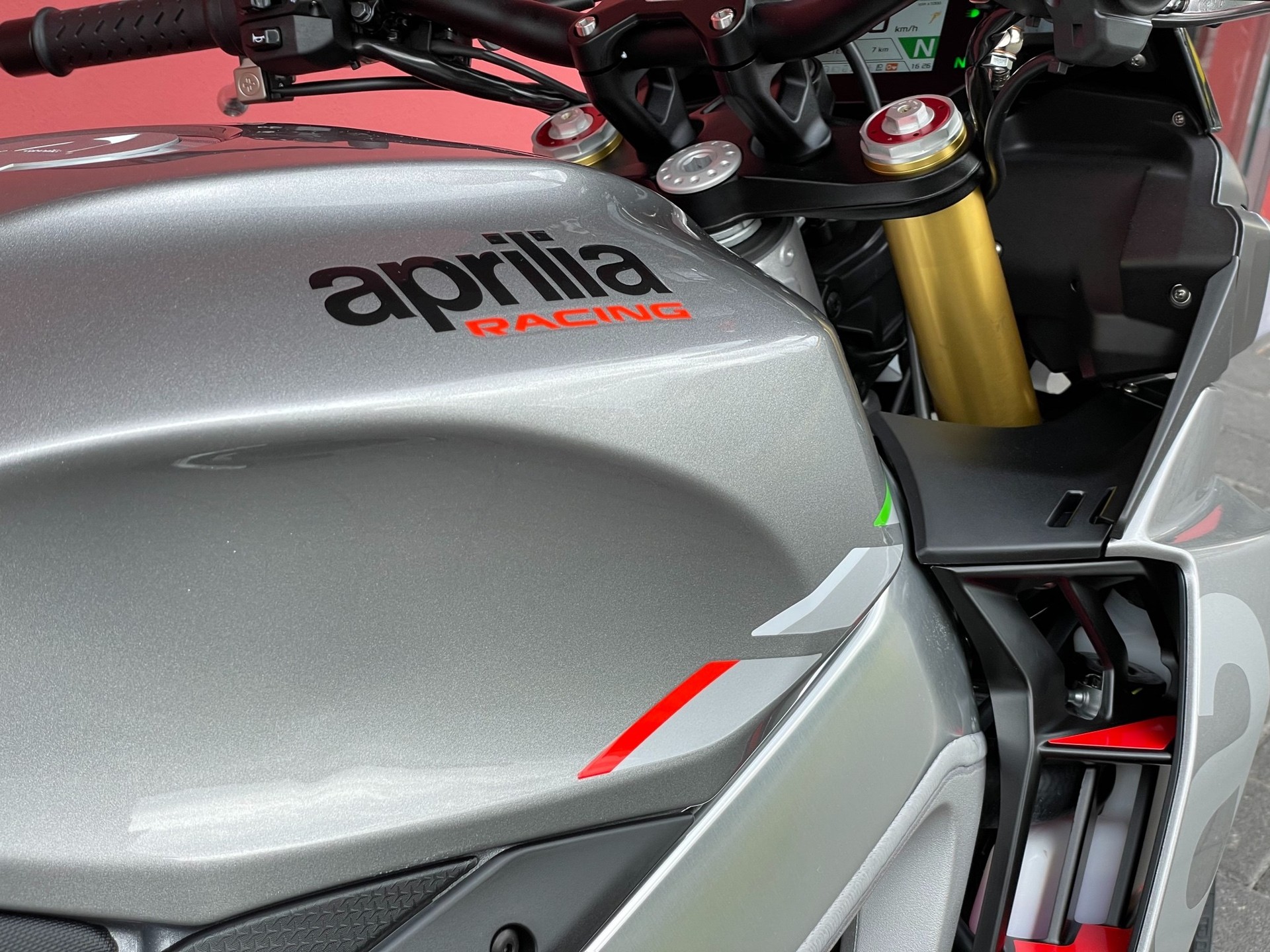 APRILIA Tuono V4 1100 - 4