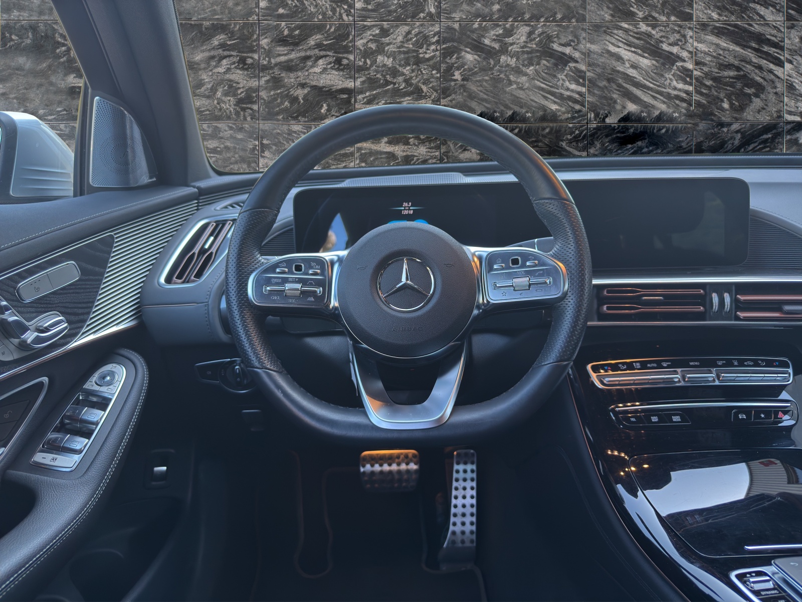 MERCEDES-BENZ EQC 400 AMG Line 4Matic - 12