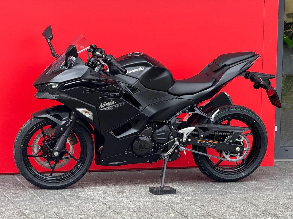 KAWASAKI Ninja 500 - 11