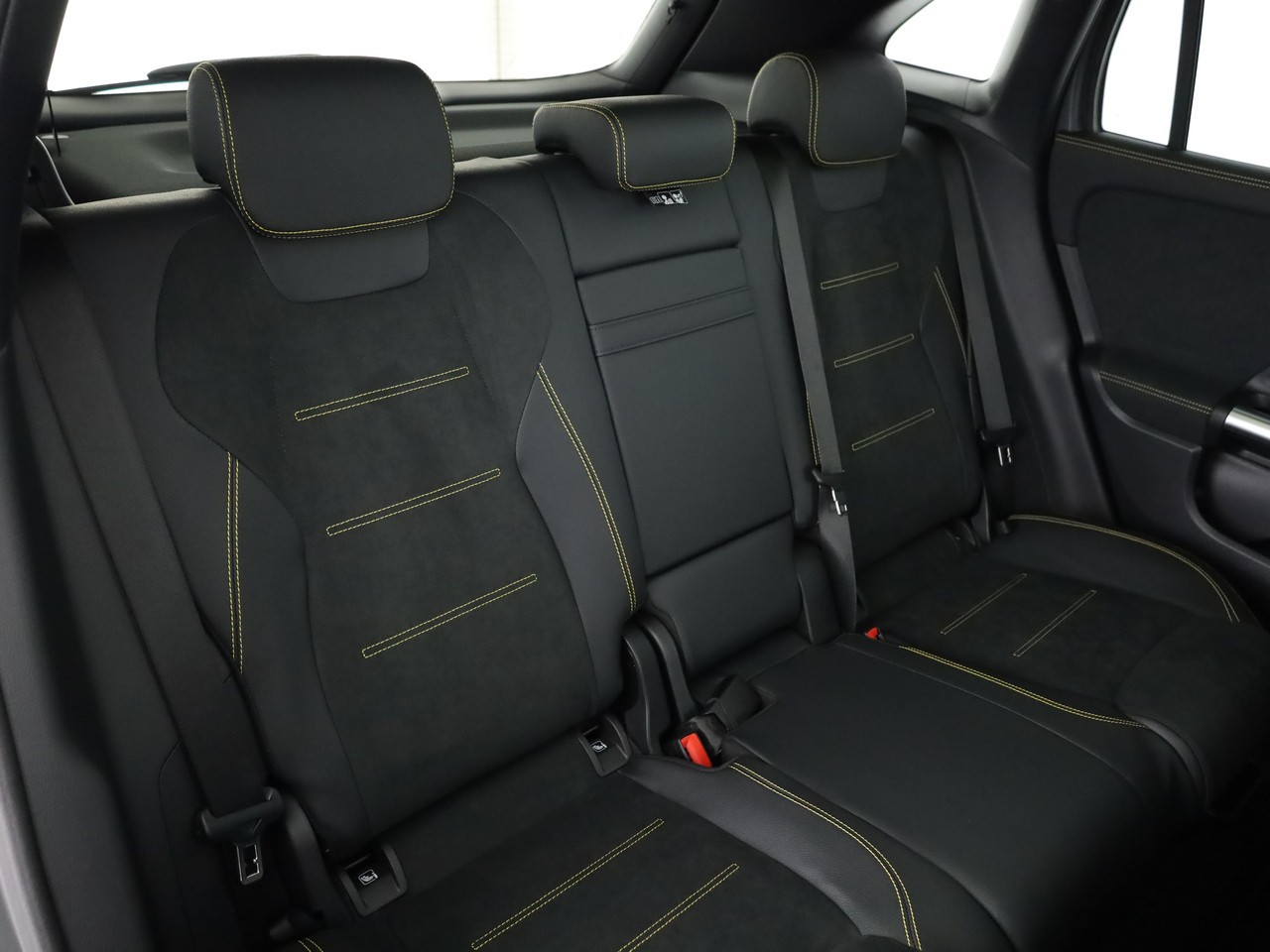 MERCEDES-BENZ GLA AMG 45 S 4Matic+ 8G-DCT - 11