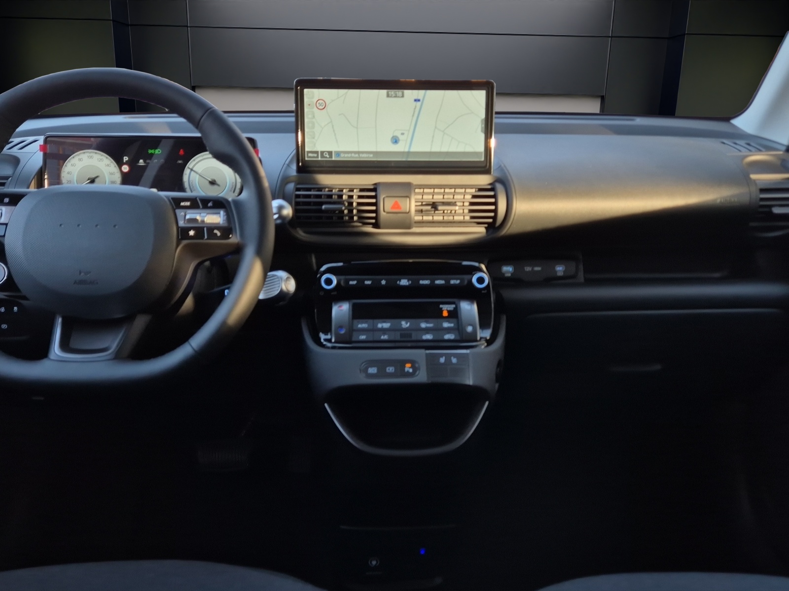 HYUNDAI Inster 49kWh Amplia - 9