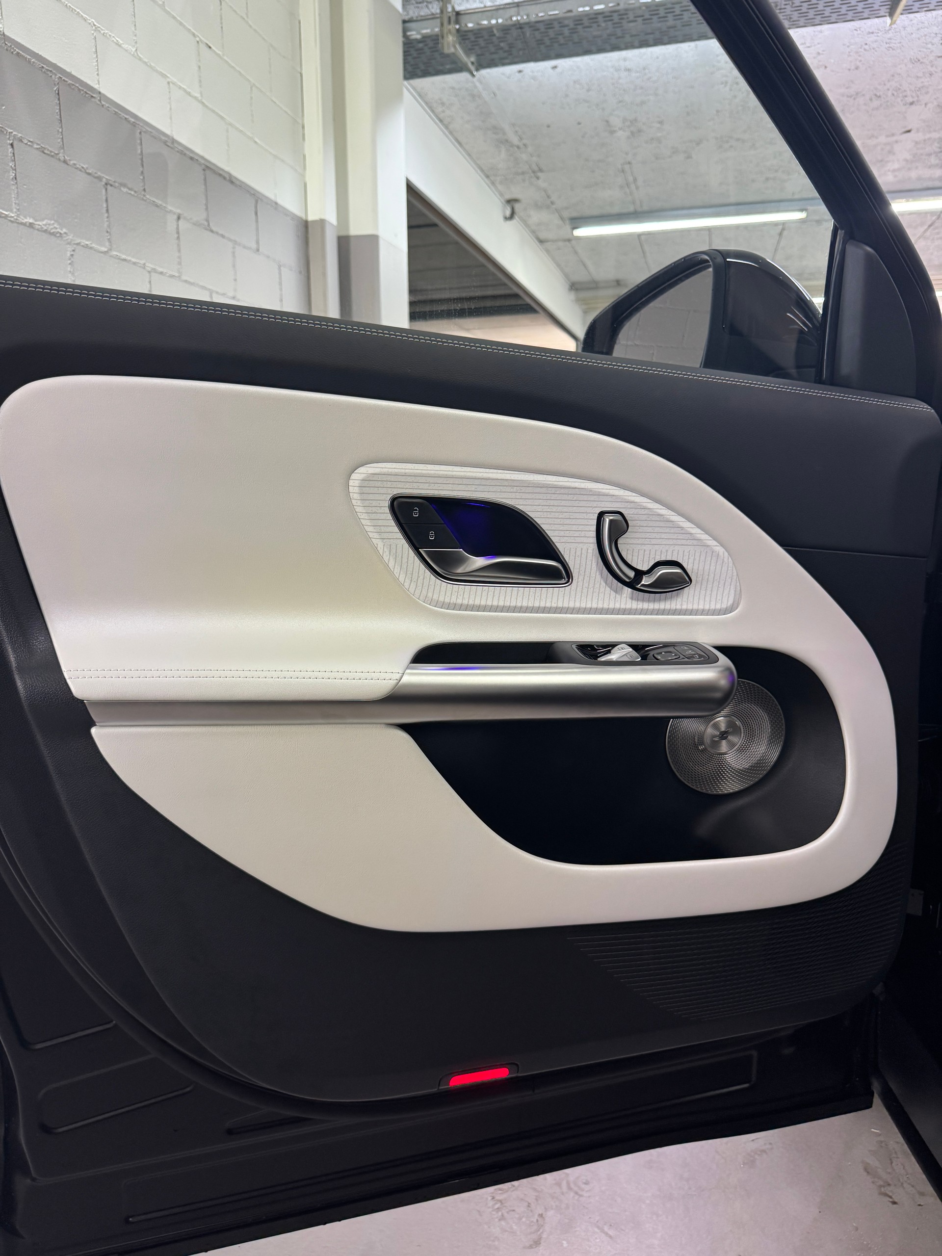 MERCEDES-BENZ GLB 220 4MATIC - 5