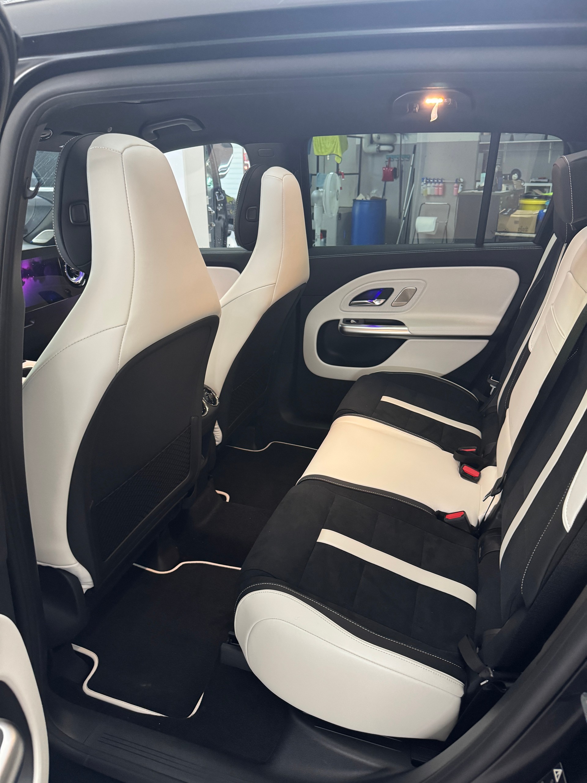 MERCEDES-BENZ GLB 220 4MATIC - 9