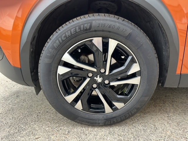 PEUGEOT 2008 1.2 PureTech Allure Pack EAT8 - 10