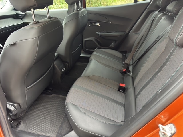 PEUGEOT 2008 1.2 PureTech Allure Pack EAT8 - 8