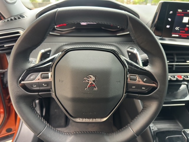 PEUGEOT 2008 1.2 PureTech Allure Pack EAT8 - 7