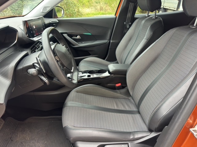 PEUGEOT 2008 1.2 PureTech Allure Pack EAT8 - 13
