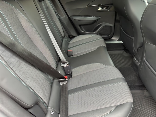 PEUGEOT 2008 1.2 PureTech Allure Pack EAT8 - 11