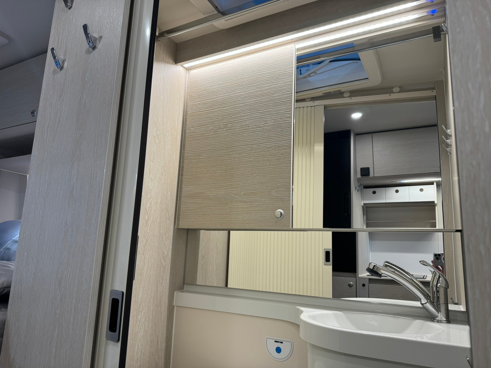 TOURNE MOBIL 6.4 - 180 PS Cruise / Heavy / Automat - 8