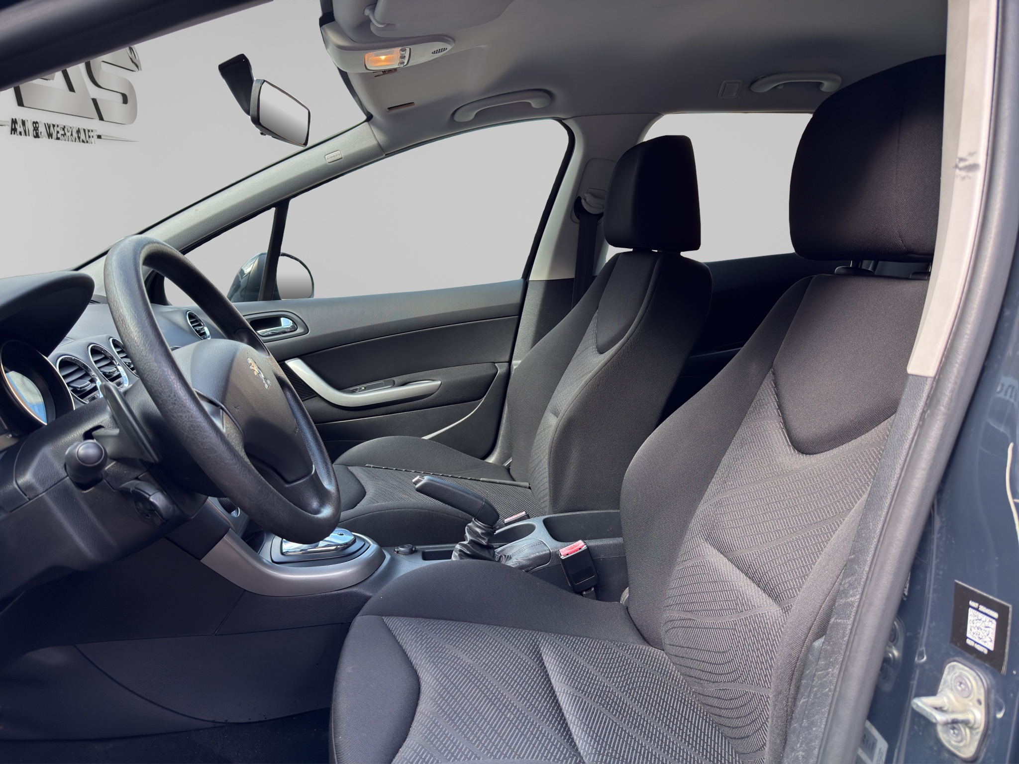 PEUGEOT 308 9