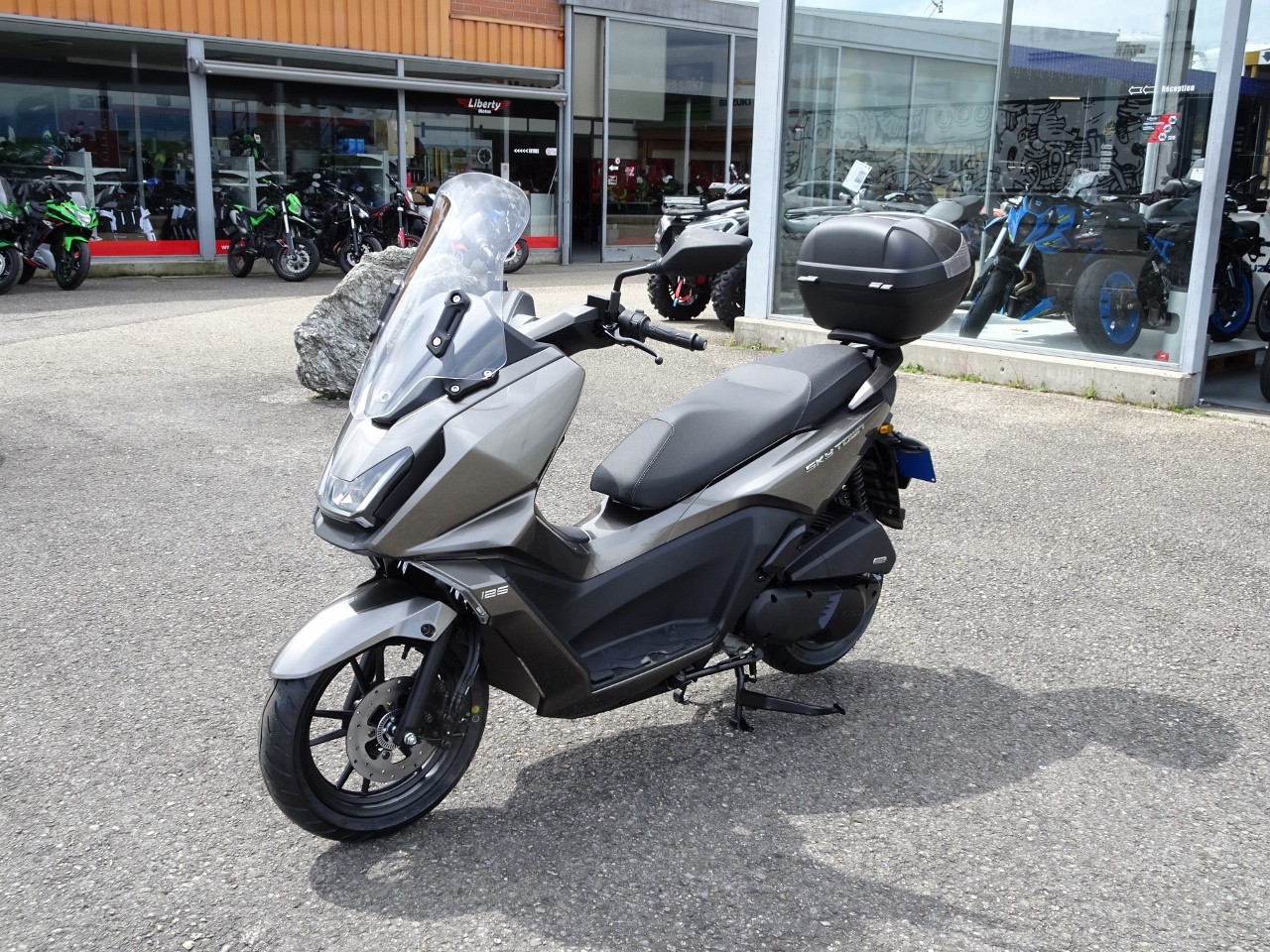 KYMCO Sky Town 125 Topcase - 4
