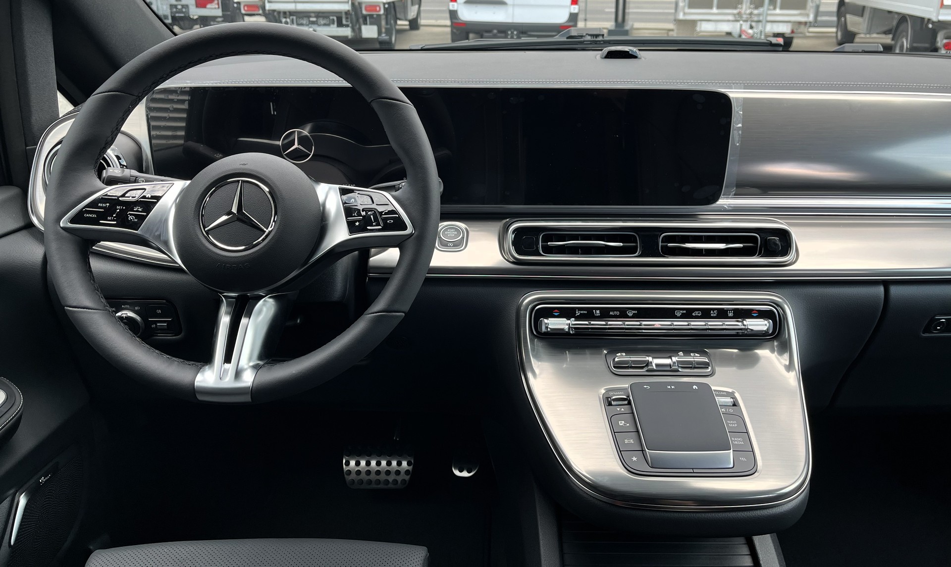 MERCEDES-BENZ V 300 d lang 4Matic Swiss Edition 9G-Tronic - 12