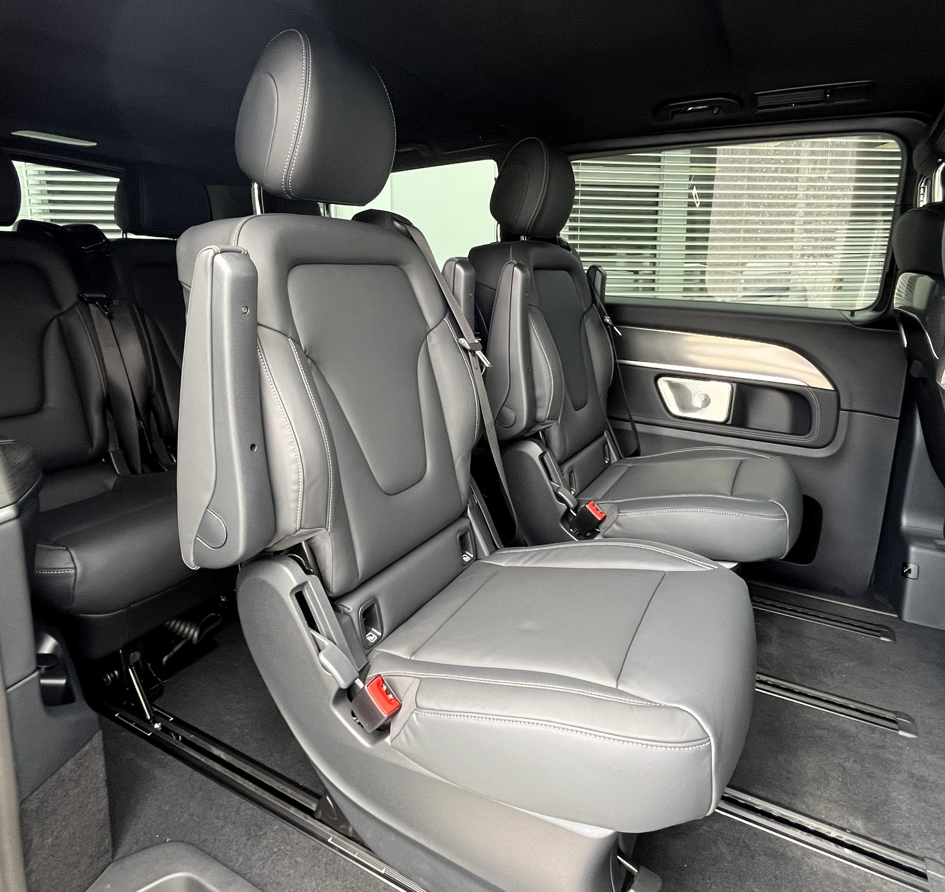 MERCEDES-BENZ V 300 d lang 4Matic Swiss Edition 9G-Tronic - 16