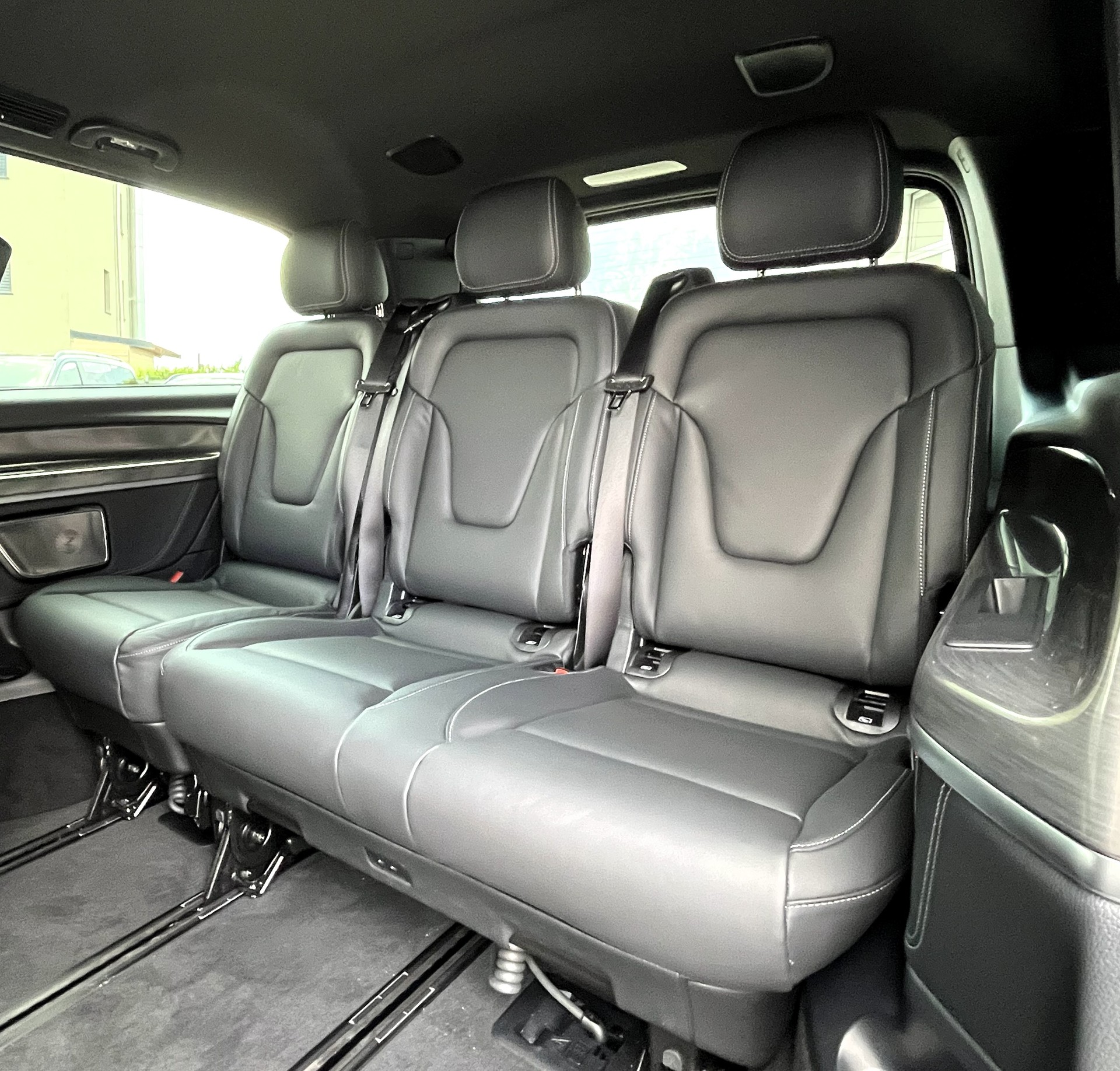 MERCEDES-BENZ V 300 d lang 4Matic Swiss Edition 9G-Tronic - 18