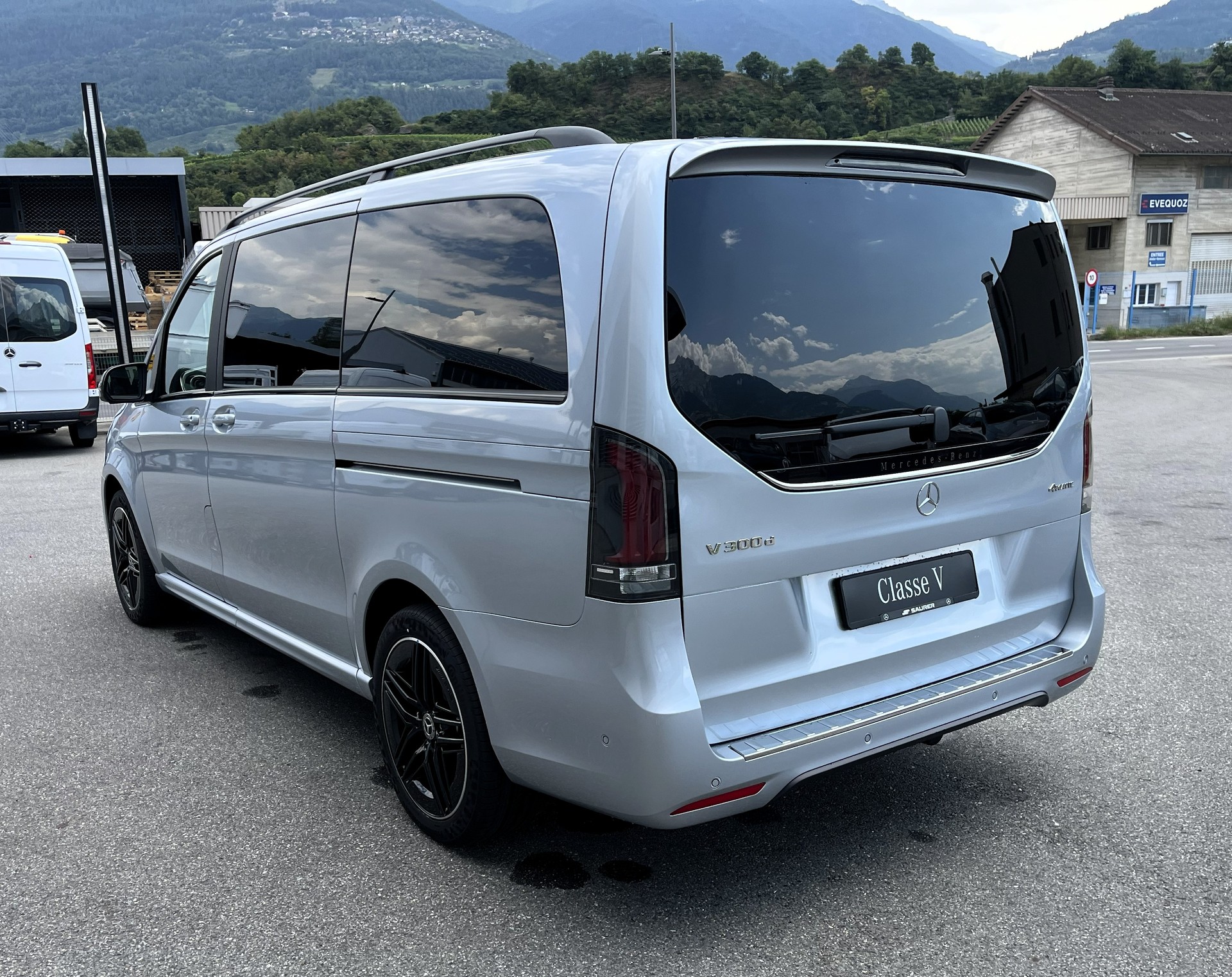 MERCEDES-BENZ V 300 d lang 4Matic Swiss Edition 9G-Tronic - 4