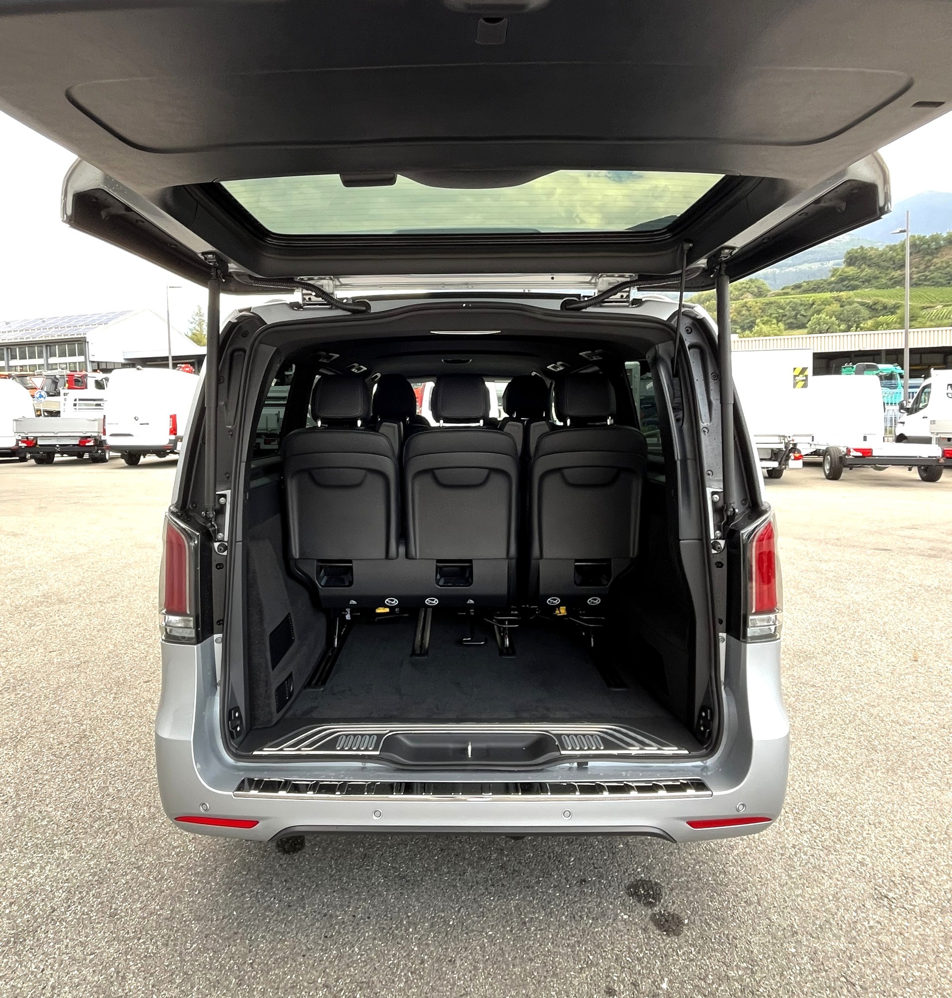 MERCEDES-BENZ V 300 d lang 4Matic Swiss Edition 9G-Tronic - 20