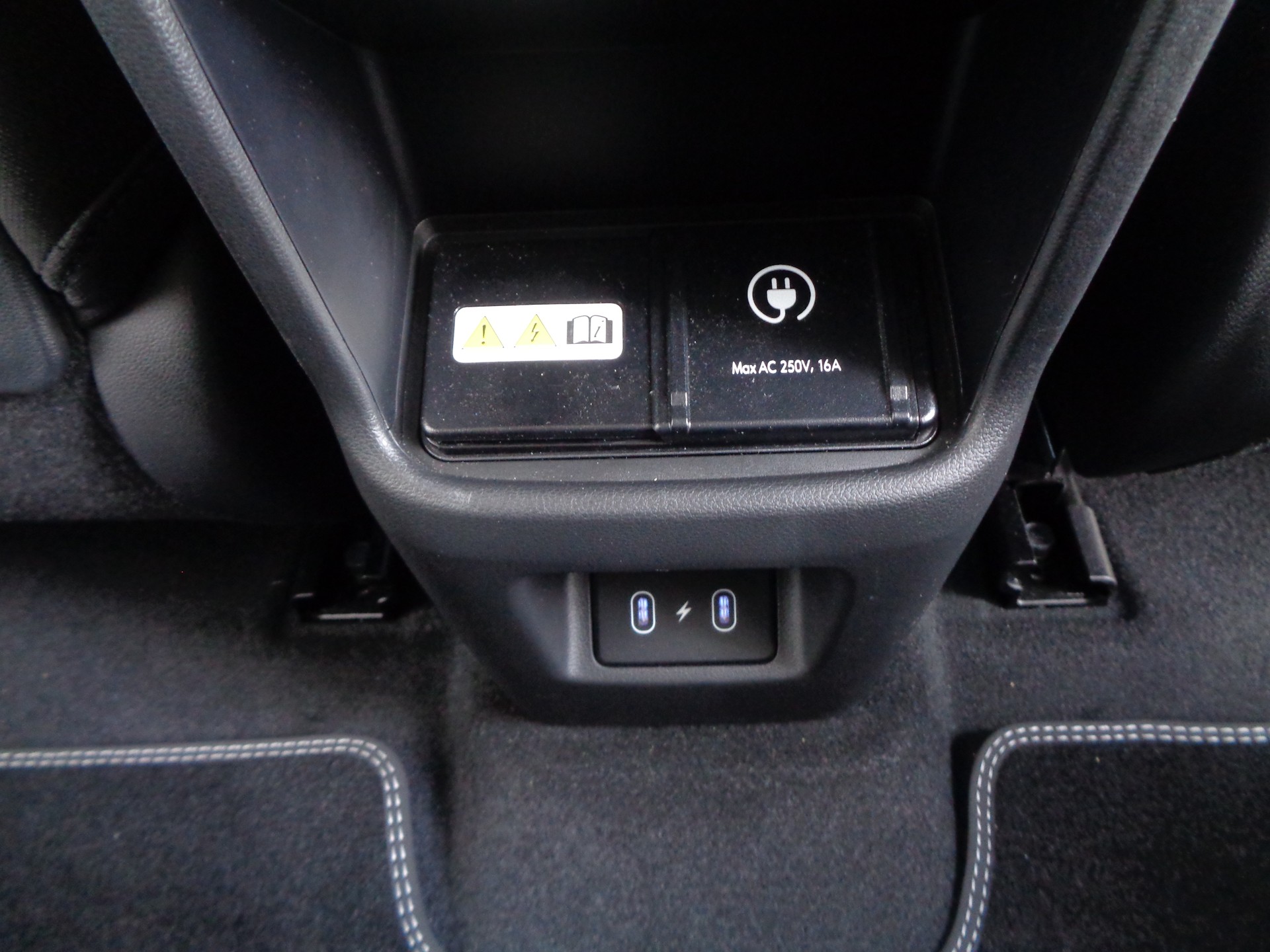 HYUNDAI Kona EV 65.4 kWh Origo - 15