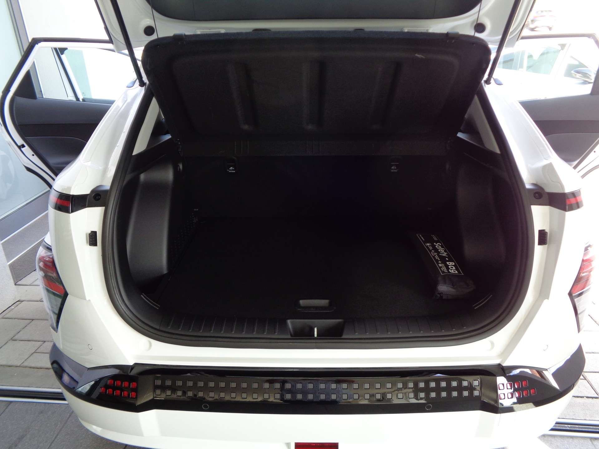 HYUNDAI Kona EV 65.4 kWh Origo - 14