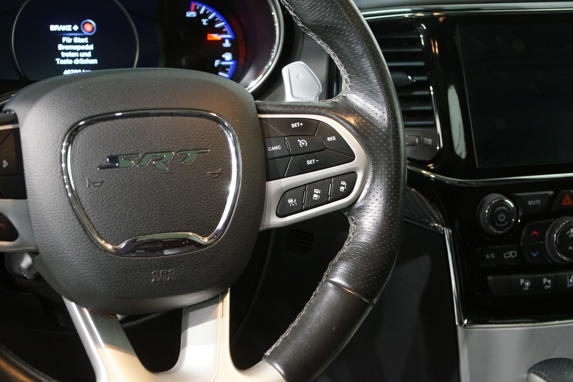 JEEP Grand Cherokee 6.4 V8 HEMI SRT8 Automatic - 18