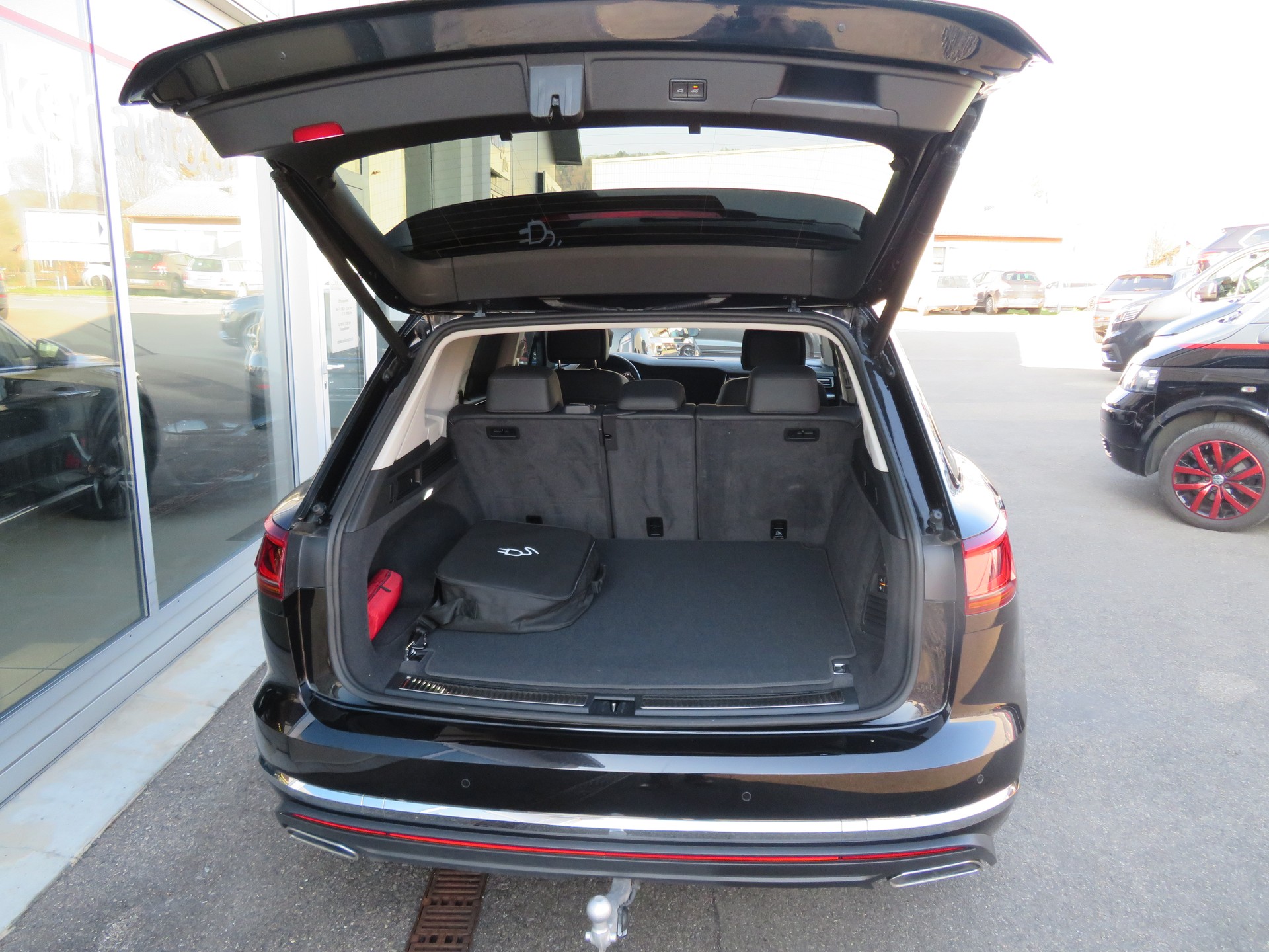 VW Touareg 3.0 TSI eHybrid Elegance Tiptronic - 4