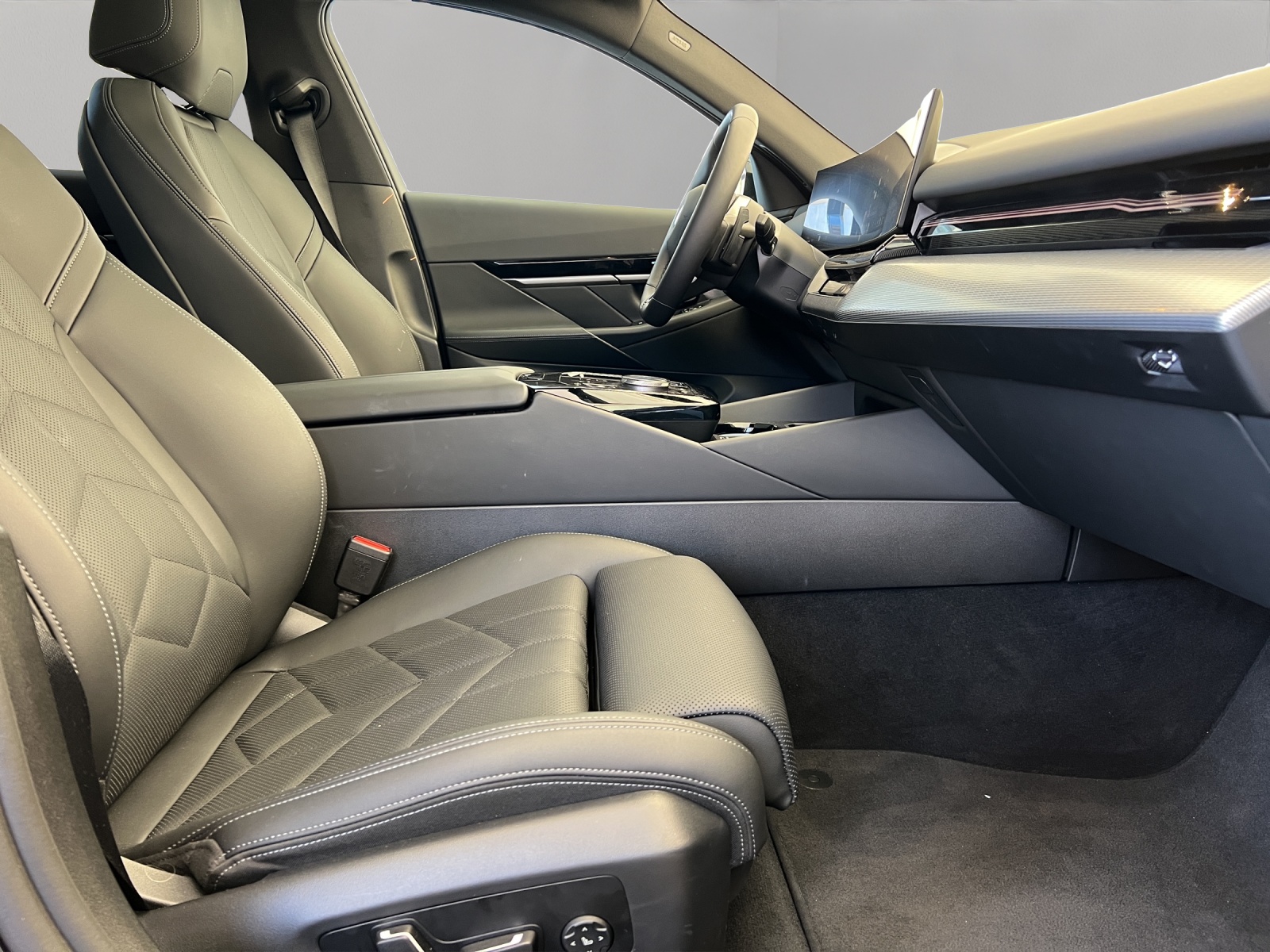 BMW 520d xDrive 48V Touring M Sport Steptronic - 11