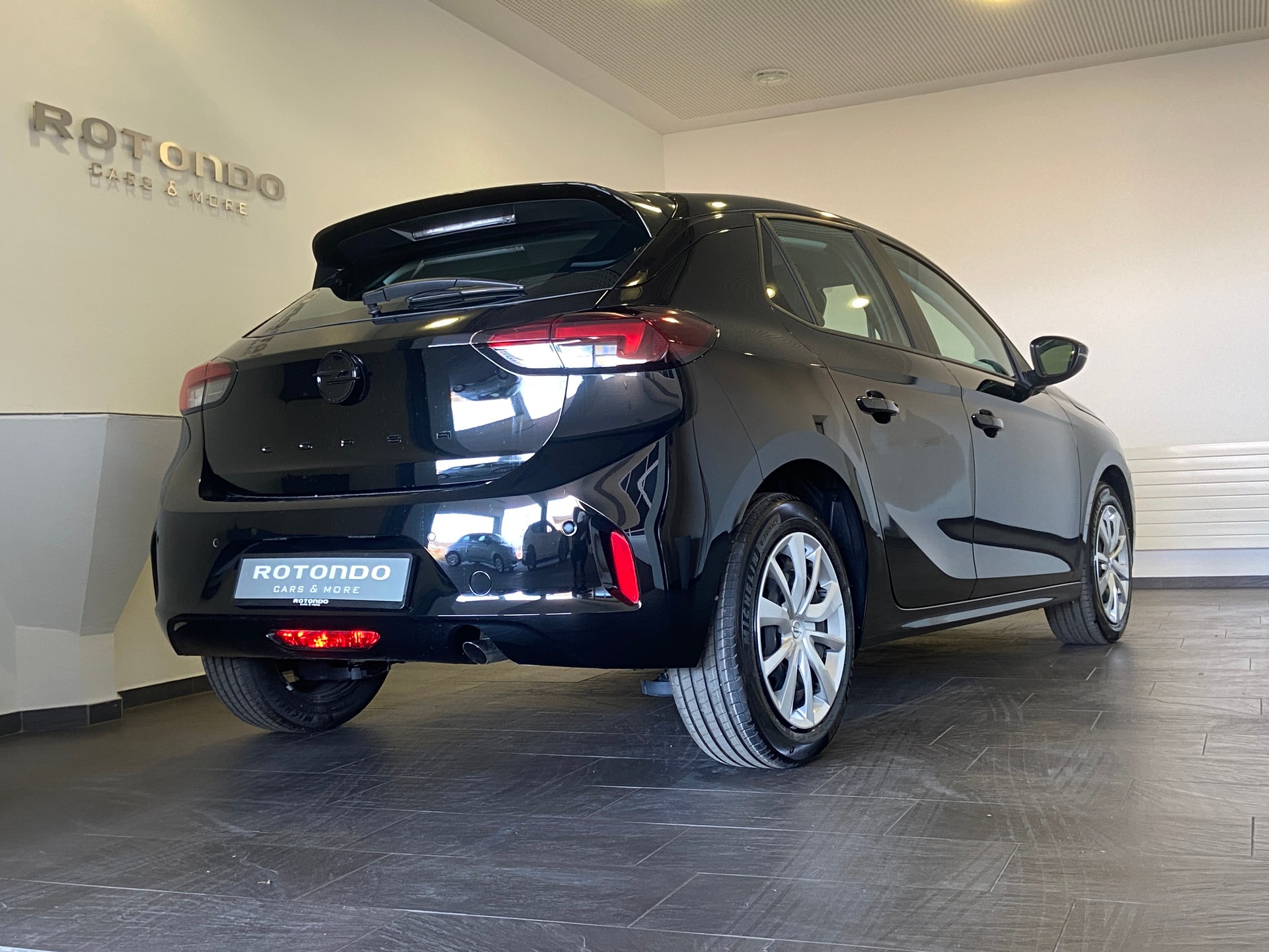 OPEL Corsa 1.2 Edition Automat - 2