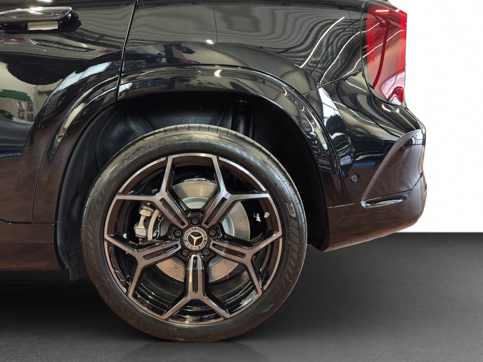 MERCEDES-BENZ GLB 350 85kWh EQ 4 Matic - 23