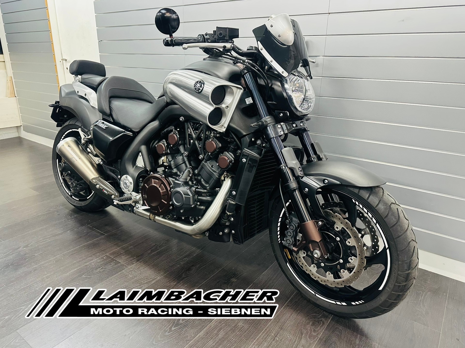 YAMAHA V-MAX 1700