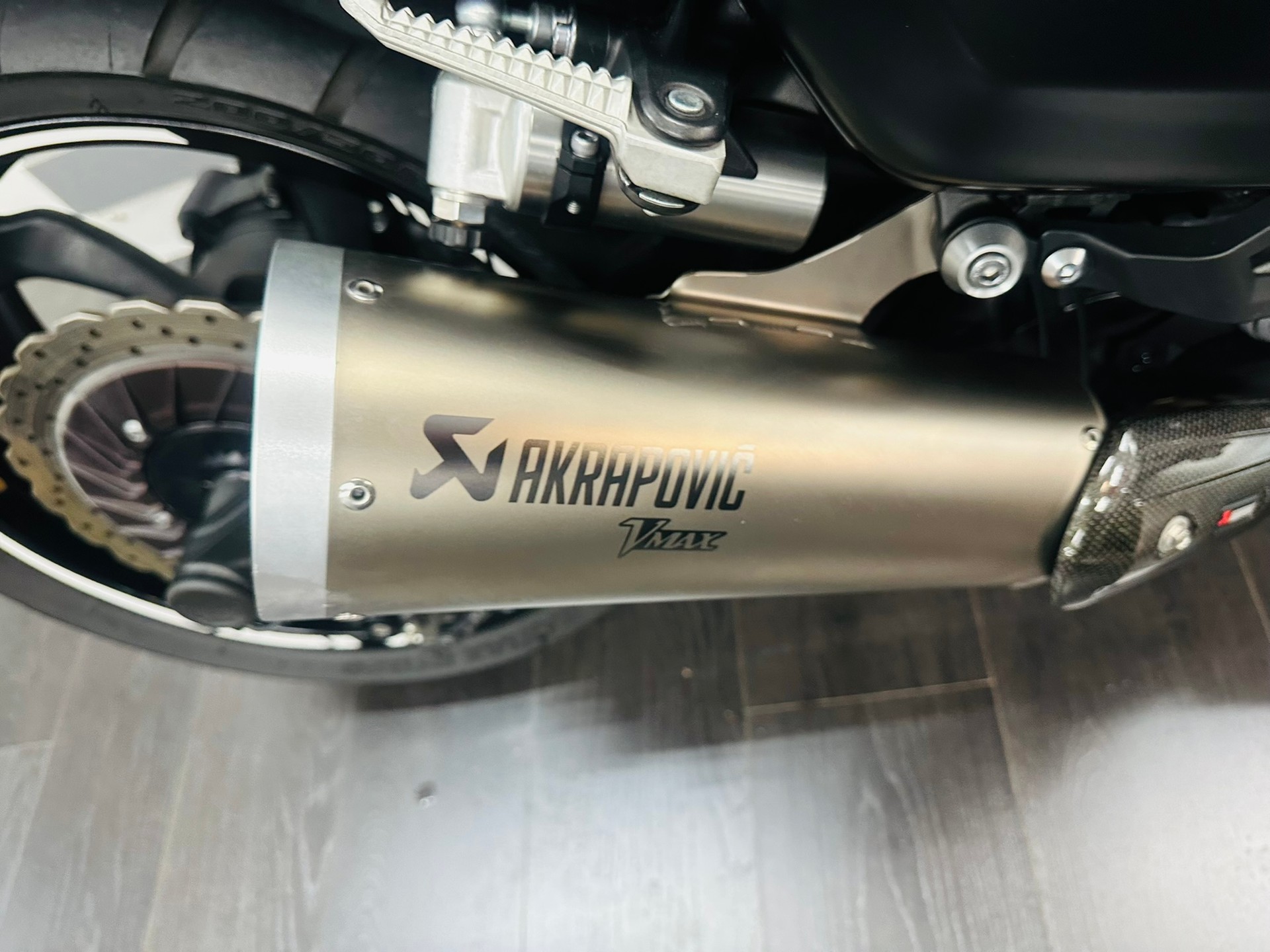 YAMAHA V-MAX 1700 - 5