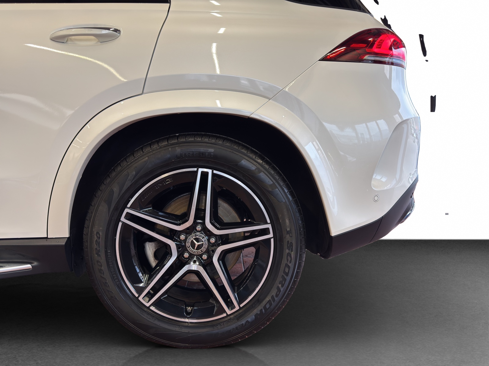 MERCEDES-BENZ GLE 450 AMG Line 4Matic - 23