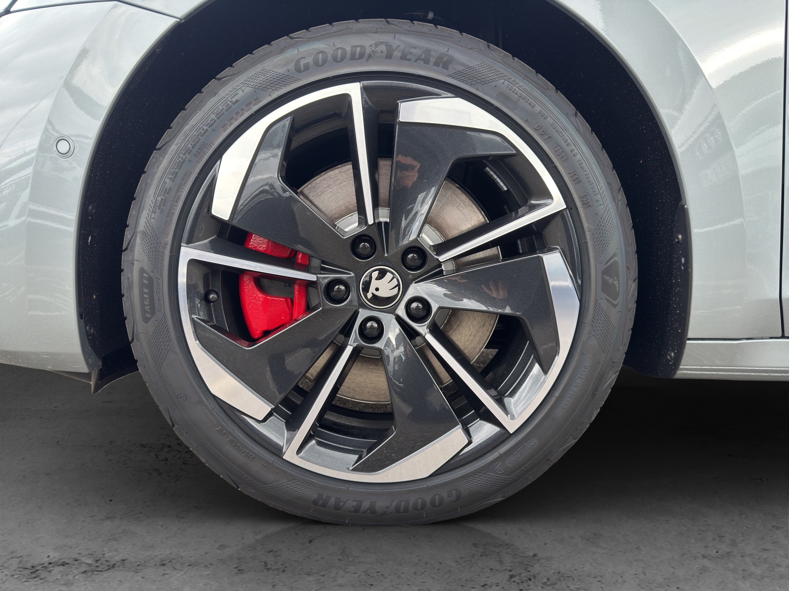 SKODA Octavia Combi 2.0 TSI DSG RS - 13