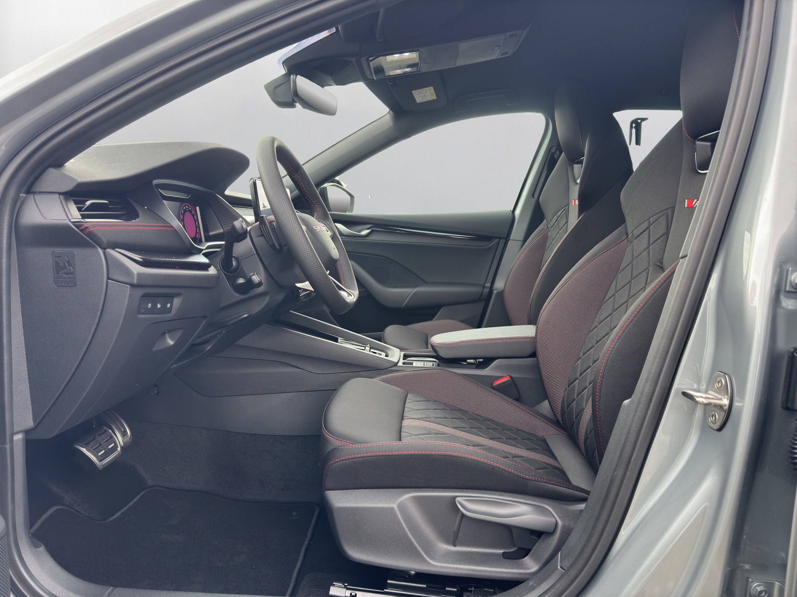 SKODA Octavia Combi 2.0 TSI DSG RS - 10