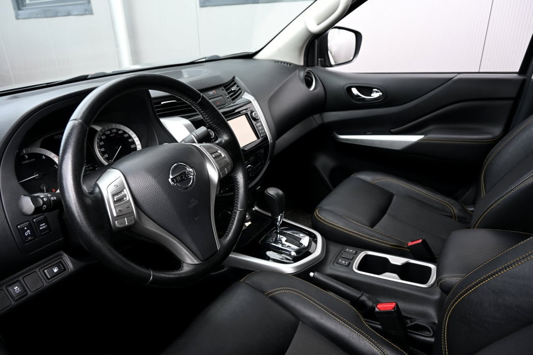 NISSAN Navara Double Cab N-Guard 2.3 dCi 4WD Automatic - 9