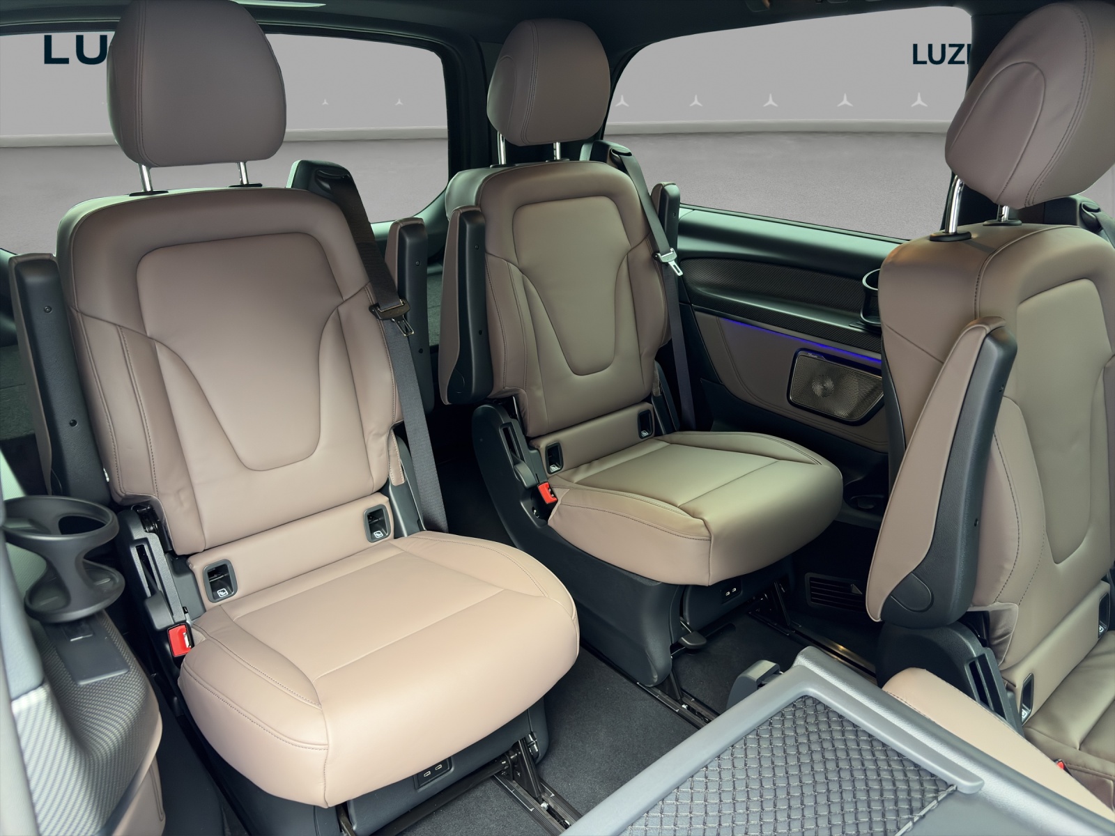 MERCEDES-BENZ V 300 d lang 4Matic Swiss Edition 9G-Tronic - 14