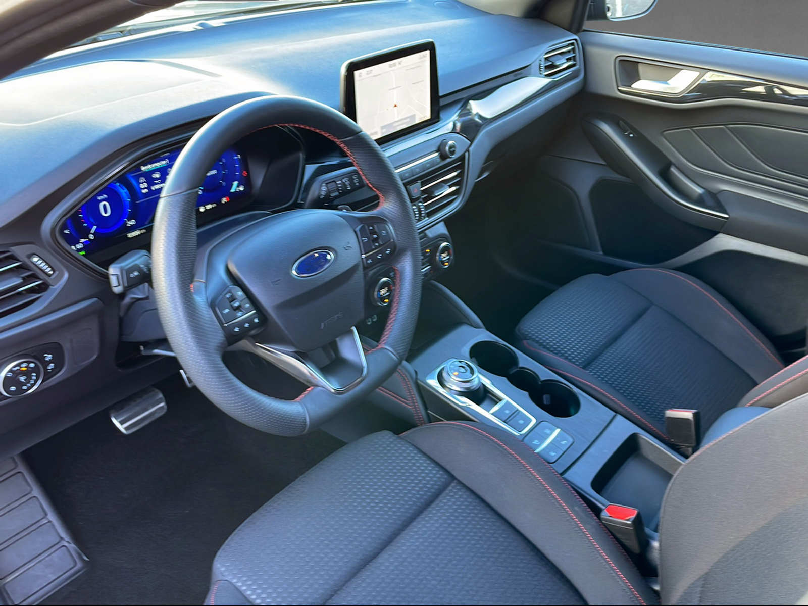 FORD Focus 1.0i EcoB 125 ST-Line X - 9