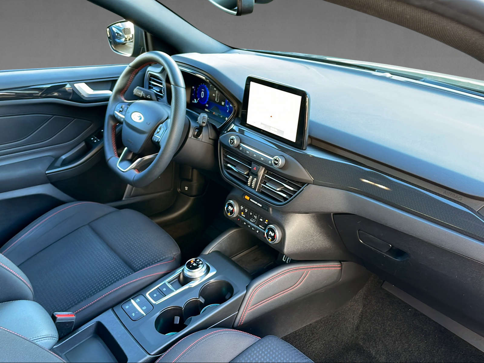 FORD Focus 1.0i EcoB 125 ST-Line X - 10