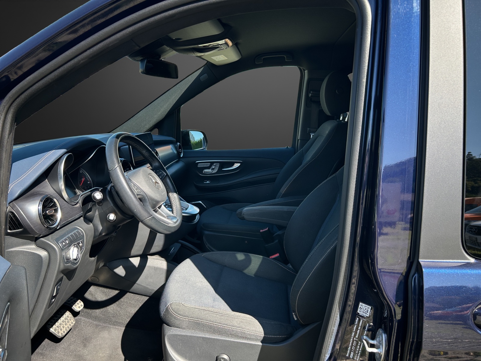 MERCEDES-BENZ EQV 300 lang - 10